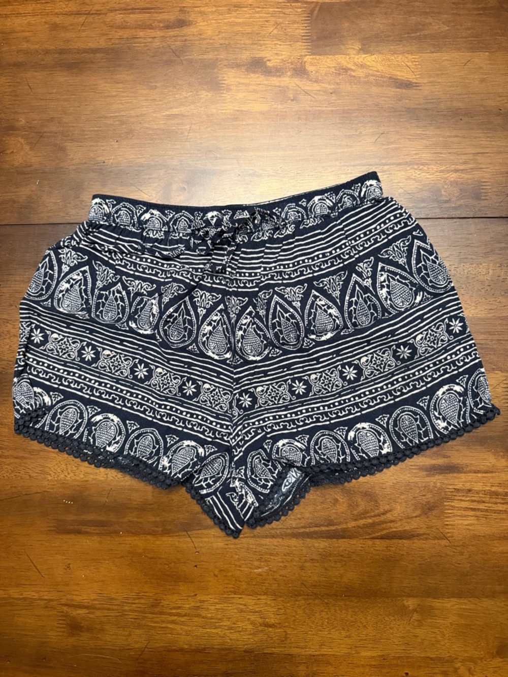 Hollister Navy and Cream Women's Shorts with Drawstring